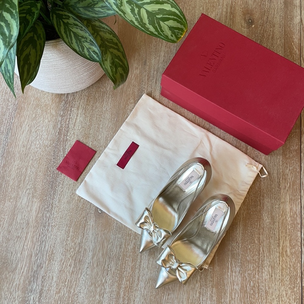 VALENTINO Garavani DollyBow Leather Metallic Pumps